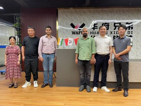 海外客户到访 WAFU 采购智能锁